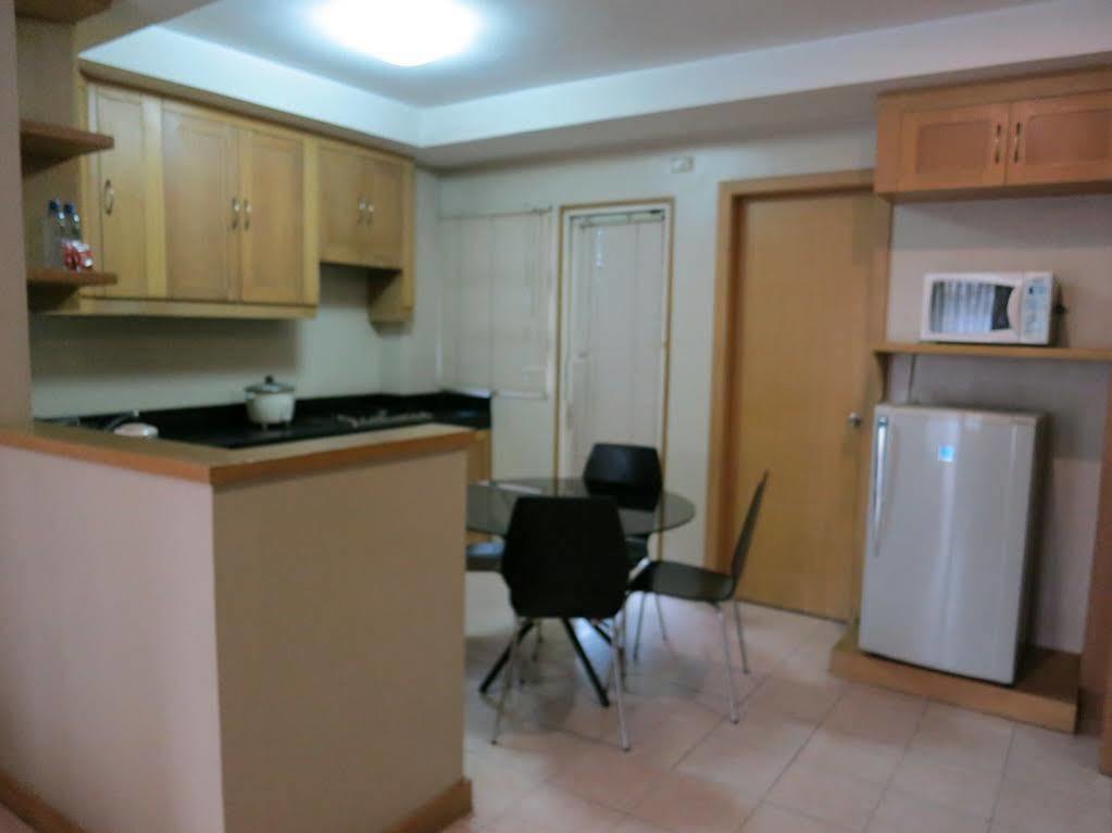 Alley 8 Makati Макати Экстерьер фото